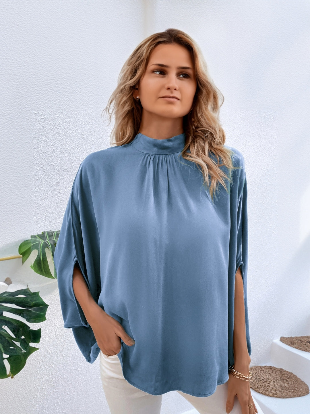 Blue Round Neck Solid Short Sleeves Viscose Top