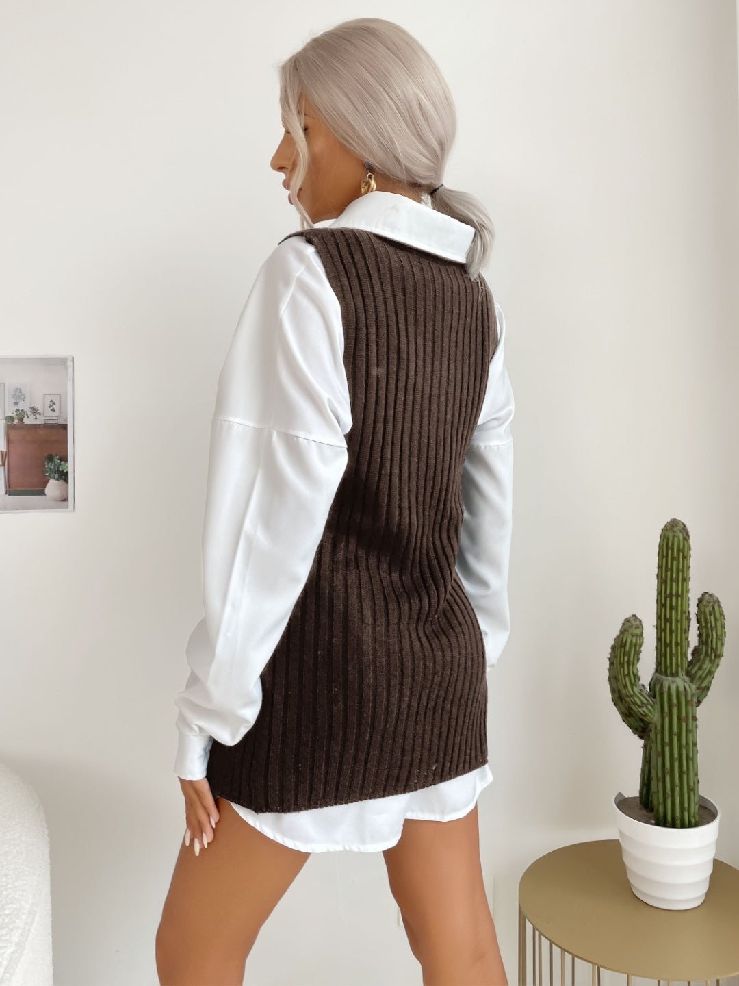 Brown Round Neck Solid Sleeveless Polyester Sweater