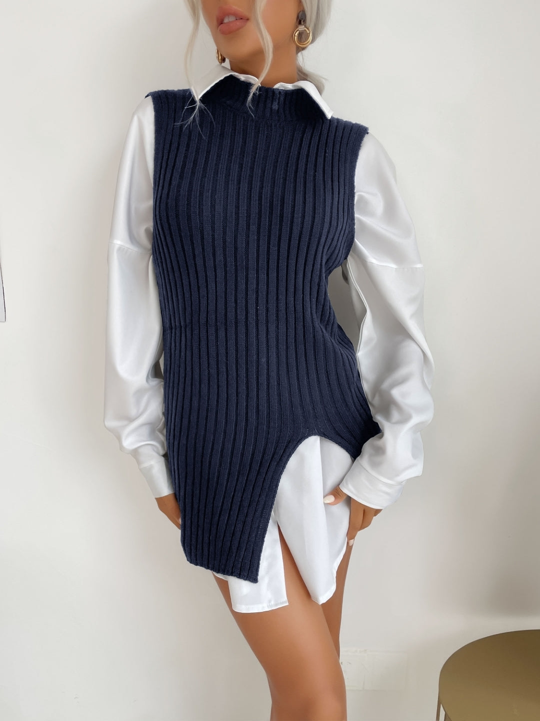 Navy Blue Round Neck Solid Sleeveless Polyester Sweater