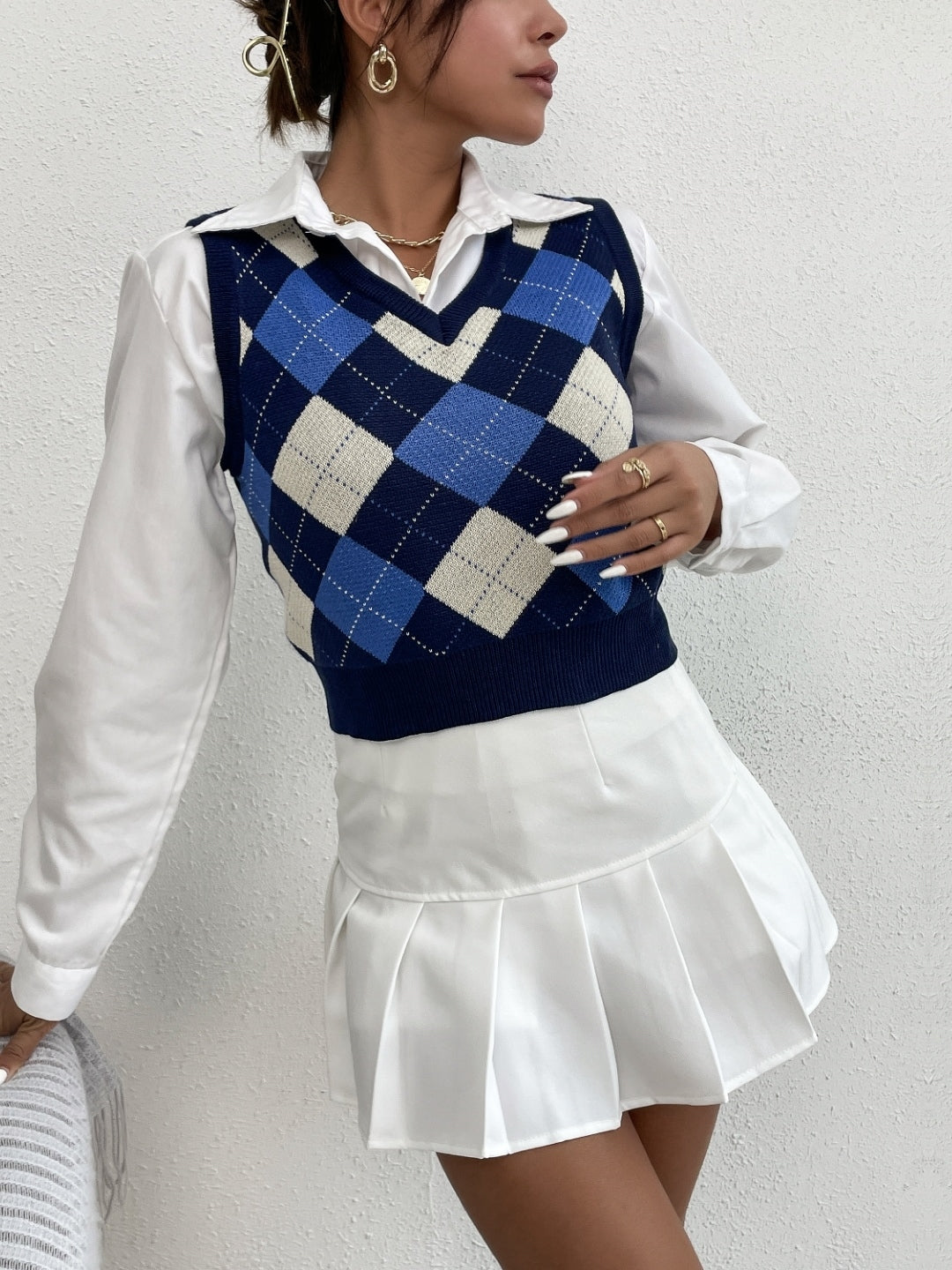 Blue V-Neck Checked Sleeveless Polyester Sweater