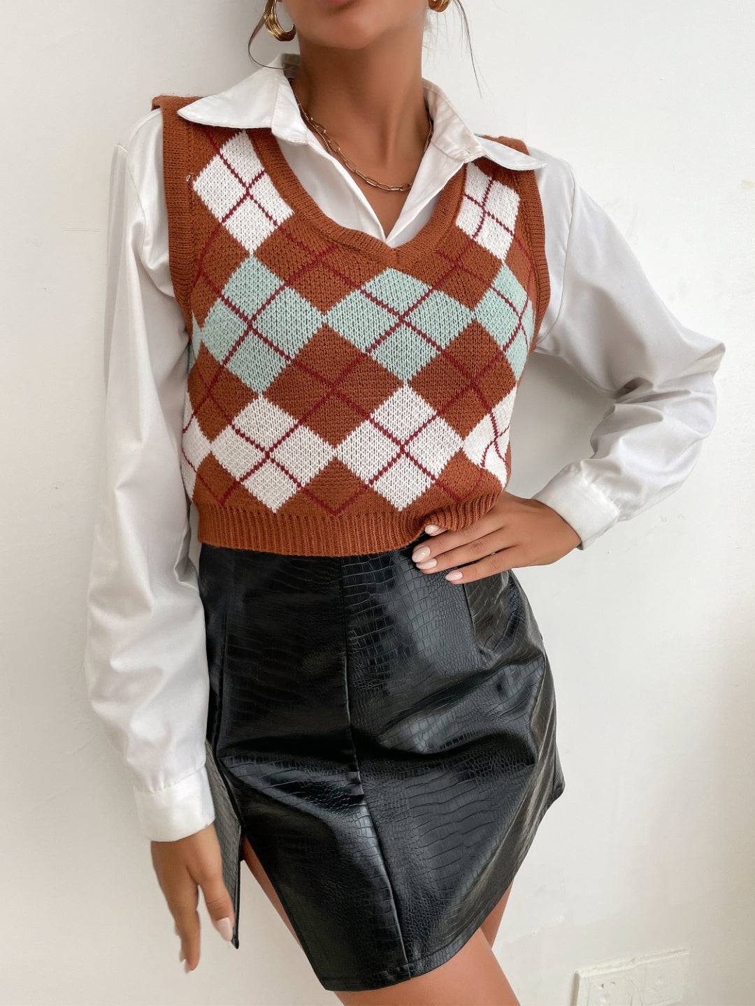 Brown V-Neck Checked Sleeveless Polyester Sweater