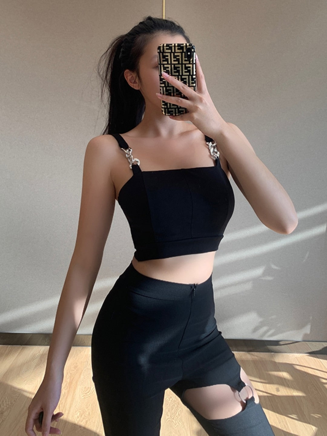 Black Shoulder Straps Solid Sleeveless Polyester Crop Top