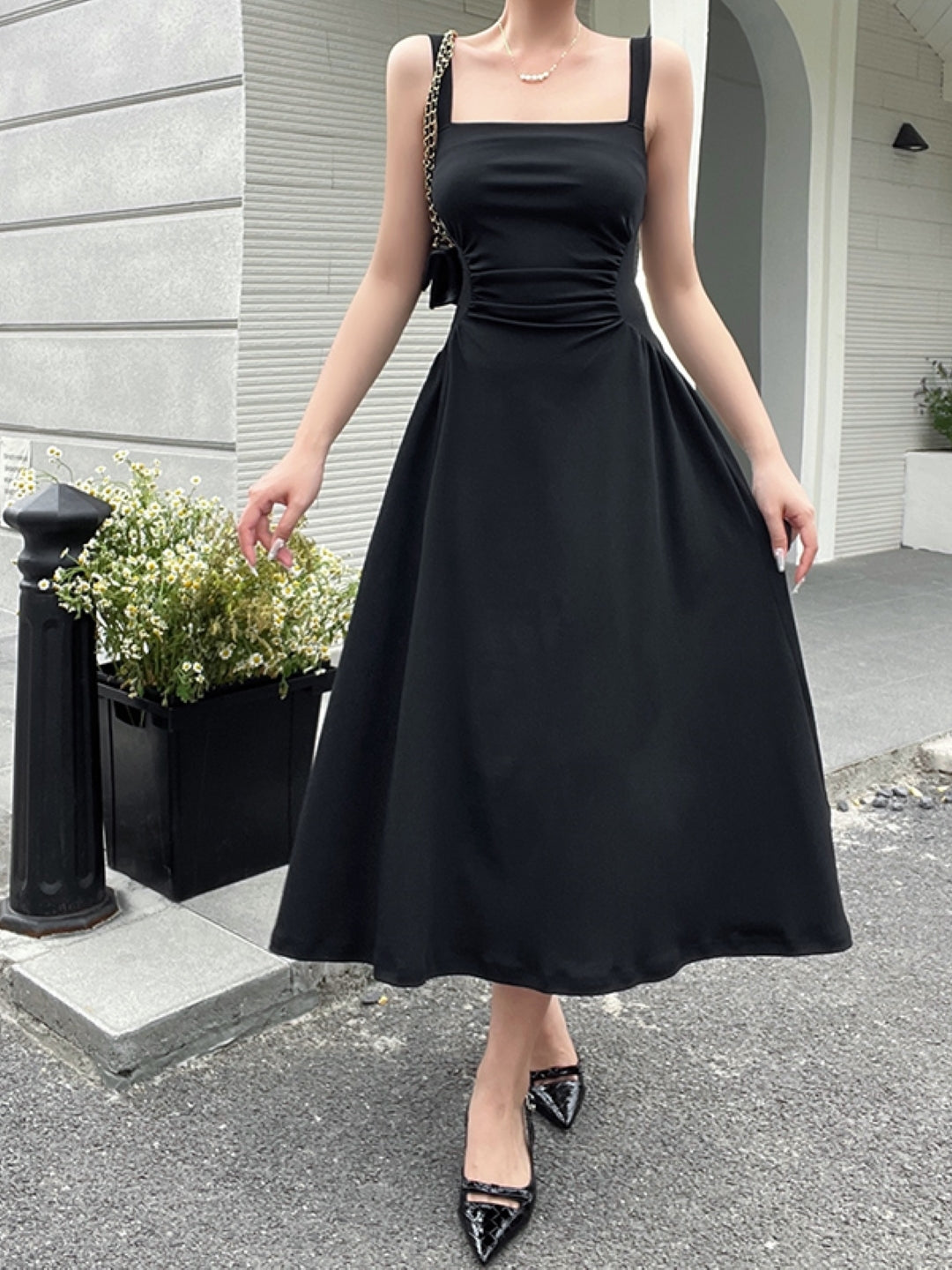 Black Square Neck Sleeveless Solid Polyester A-Line Dress