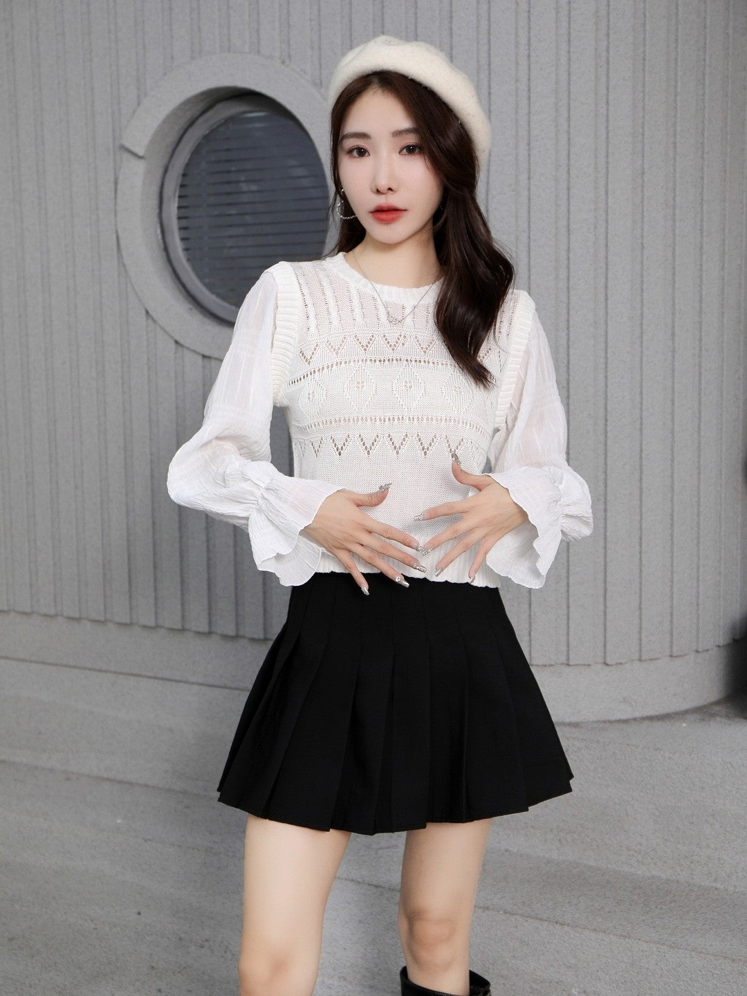 White Round Neck Long Sleeves Solid Top