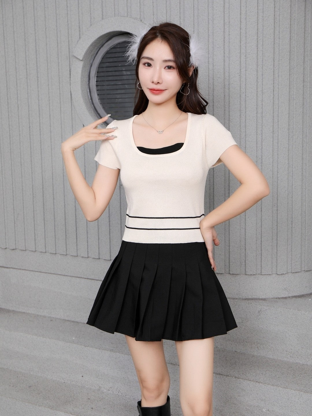 White Round Neck Short Sleeves Horizontal Stripes Top